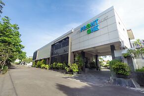 Front One Resort Yogyakarta