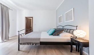 Apartments Made 4U