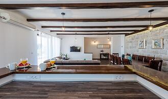 Apartments Made 4U