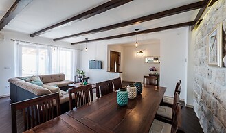 Apartments Made 4U