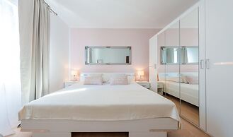 Apartments Made 4U