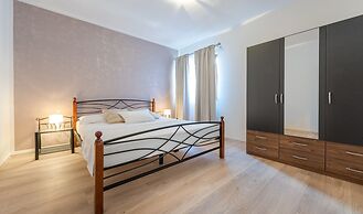 Apartments Made 4U