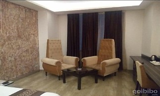 The Royal Paradise