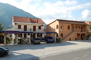 Apartments Dobrotski Dvori