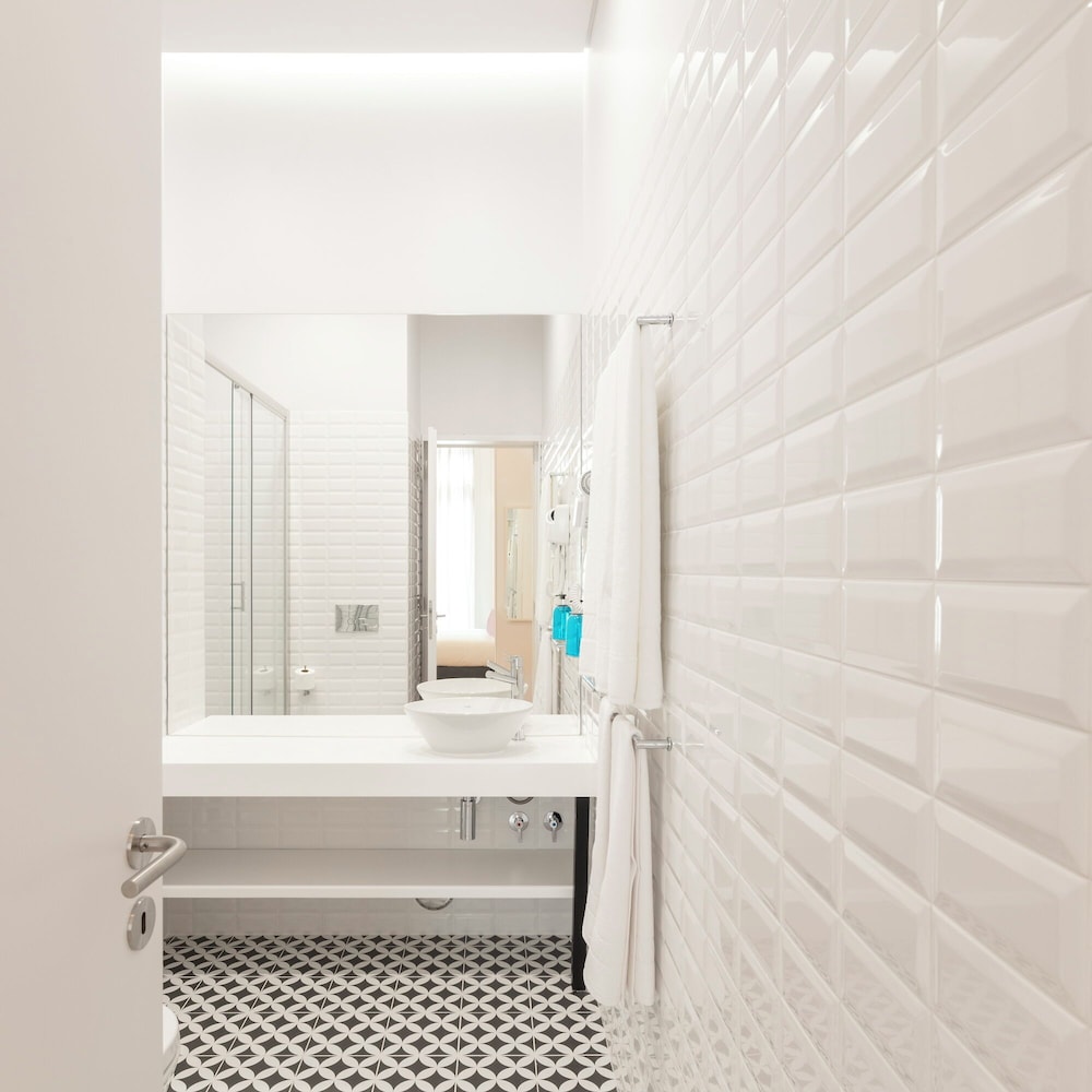 LSA Chiado Emenda by Numa
