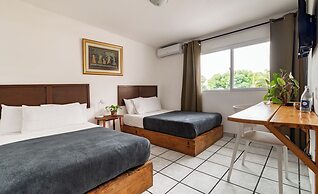 Cinco Hotel