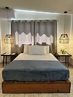 Cinco Hotel