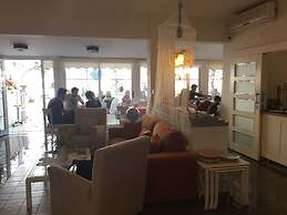 Melaike Otel