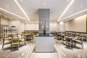 Q-Box Hotel Shanghai Sanjiagang