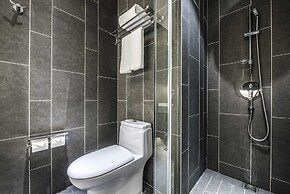 Q-Box Hotel Shanghai Sanjiagang