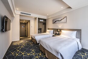 Q-Box Hotel Shanghai Sanjiagang