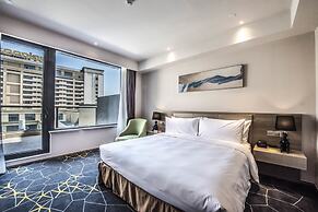 Q-Box Hotel Shanghai Sanjiagang