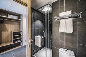 Q-Box Hotel Shanghai Sanjiagang