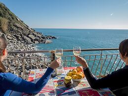 Unda de Ma Apartment with AC & Sea View Balcony