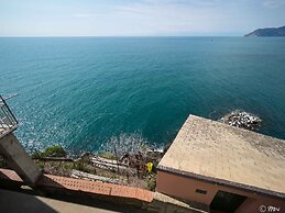 Il Baluardo Sea View Apartment on the Cliff