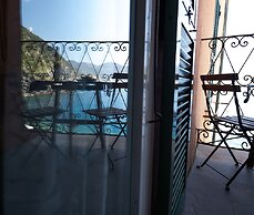 Ventegà Sea View Apartment with Balcony