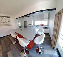 White Horse Hotel