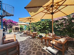 Tarcin Alacati Otel