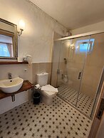 Tarcin Alacati Otel