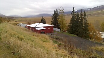 Brúnalaug Guesthouse Holiday Home