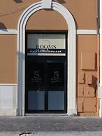 5 Rooms