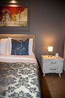 12 Rooms Boutique Hotel