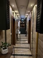 12 Rooms Boutique Hotel