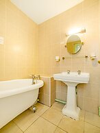 OYO Bailbrook Lodge, Bath