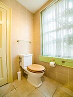 OYO Bailbrook Lodge, Bath