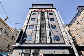 French Code Hotel