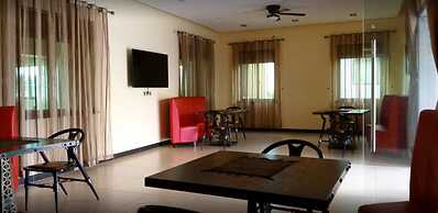 Courtyard International Hotel