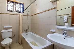 Entebbe Travelle'rs Inn