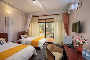 Entebbe Travelle'rs Inn