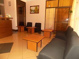 Entebbe Travelle'rs Inn