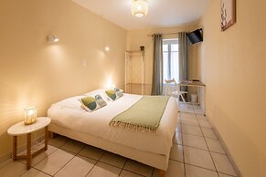 L'Aptois Hotel
