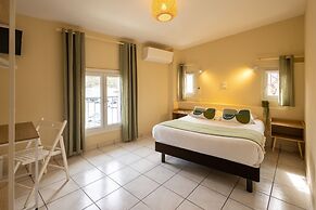 L'Aptois Hotel