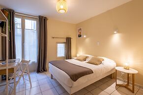 L'Aptois Hotel