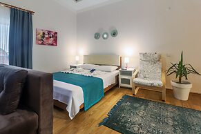 Aspendos Seaside