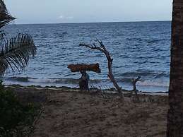 Hansen Beach Villa