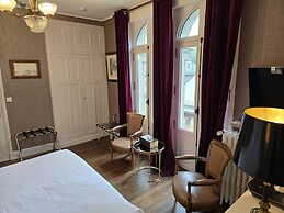 Castel Bayeux Guesthouse