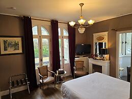 Castel Bayeux Guesthouse
