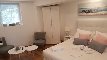 Castel Bayeux Guesthouse