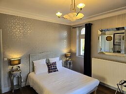 Castel Bayeux Guesthouse