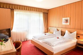 River Hotel Post
