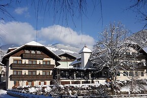 River Hotel Post