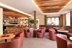 River Hotel Post