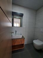 Adil Otel