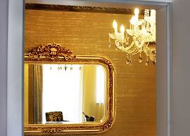 MOMENTS Boutique Hotel