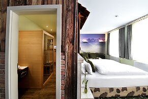 MOMENTS Boutique Hotel