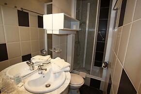 Au Primerose Hotel